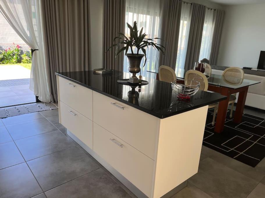 Moradia Com Piscina No Canico Zewnętrze zdjęcie